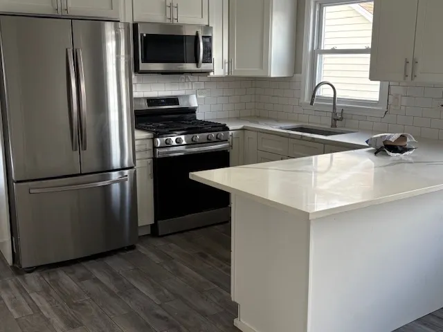 $2,300 | 5619 North Menard Avenue, Unit 2, Chicago, IL 60646