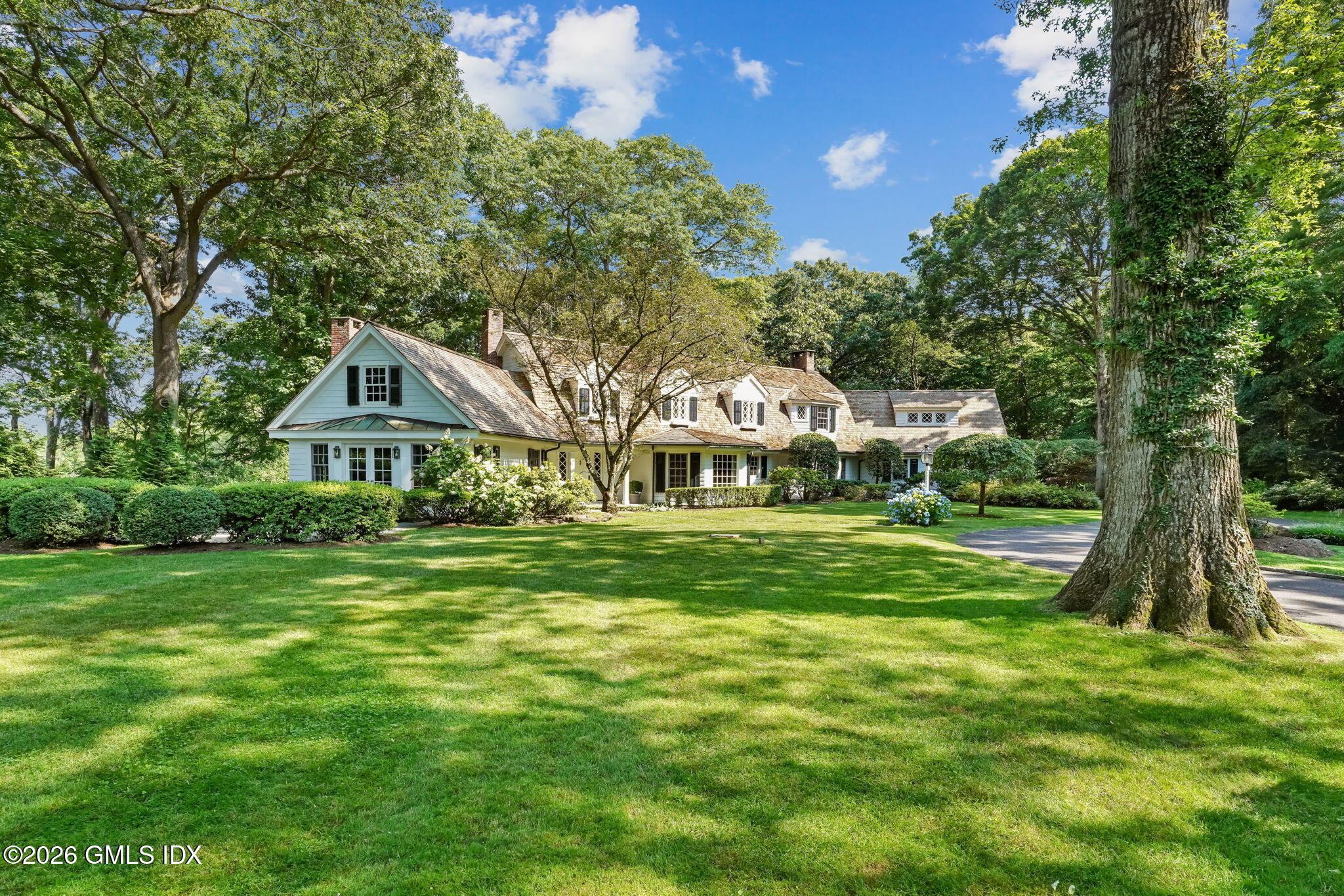 14 Pinecroft Road Greenwich, CT 06830 - Photo 3 of 47 2-web-or-mls-14-pinecroft-rd