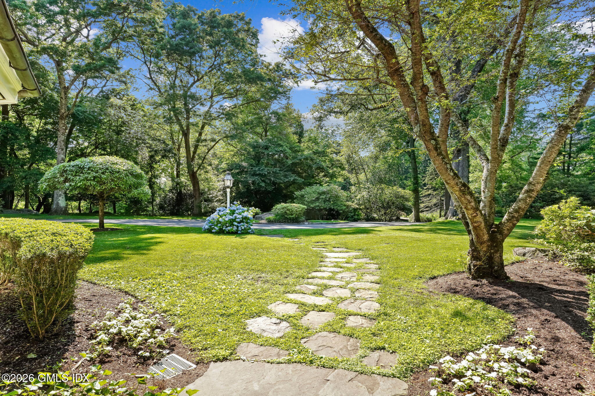 14 Pinecroft Road Greenwich, CT 06830 - Photo 6 of 47 9-web-or-mls-14-pinecroft-rd