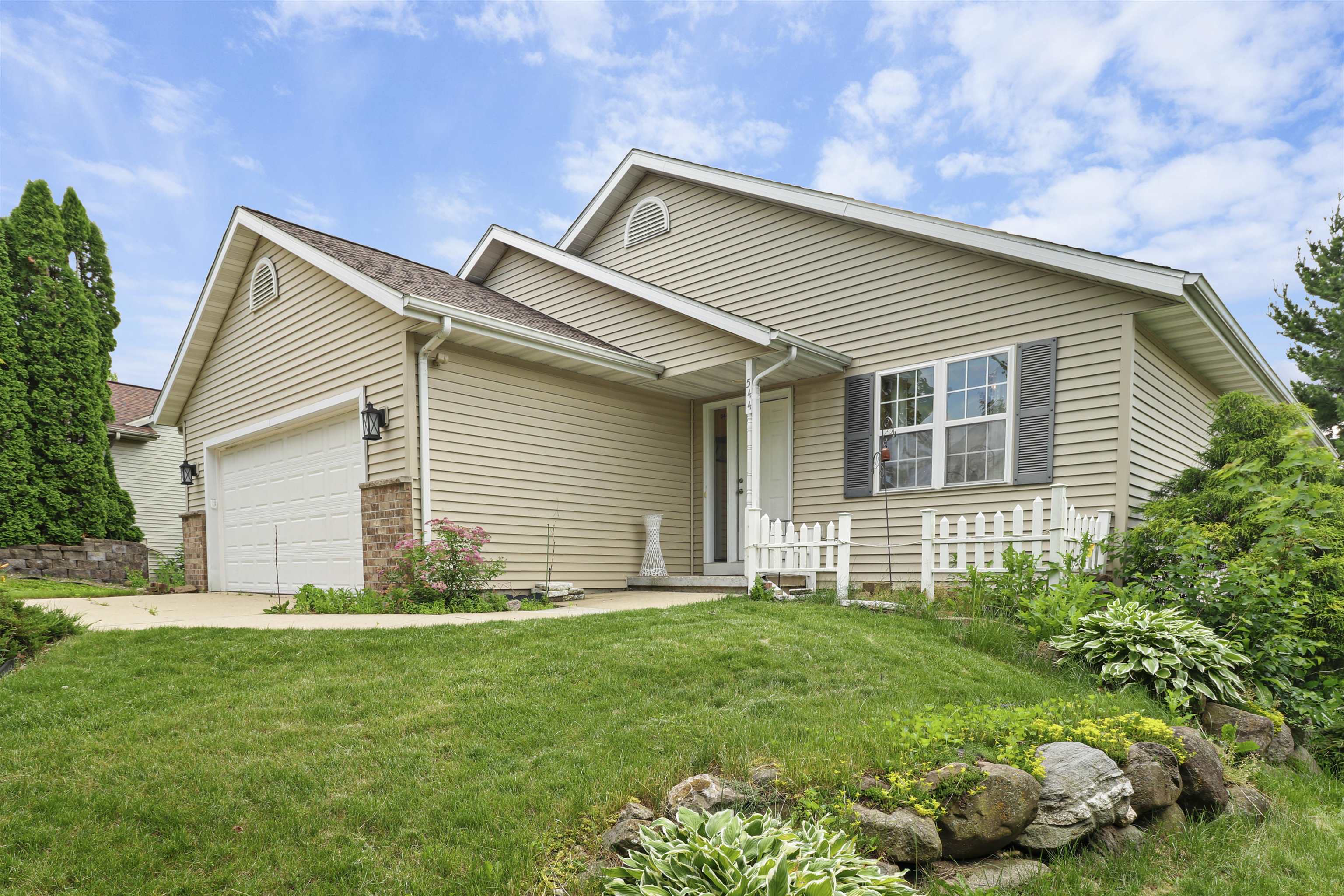 544 Berwick Drive Sun Prairie, WI 53590 - Photo 1 of 35