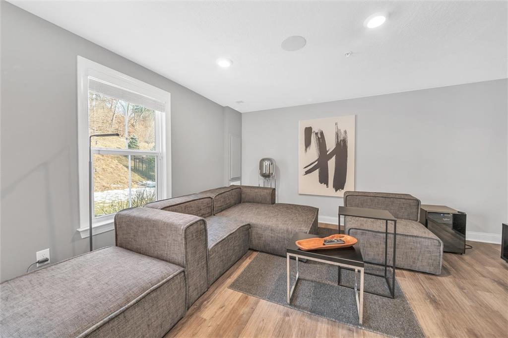 112 Cole Drive McKees Rocks, PA 15136 - Photo 17 of 21 Gallery Image 17