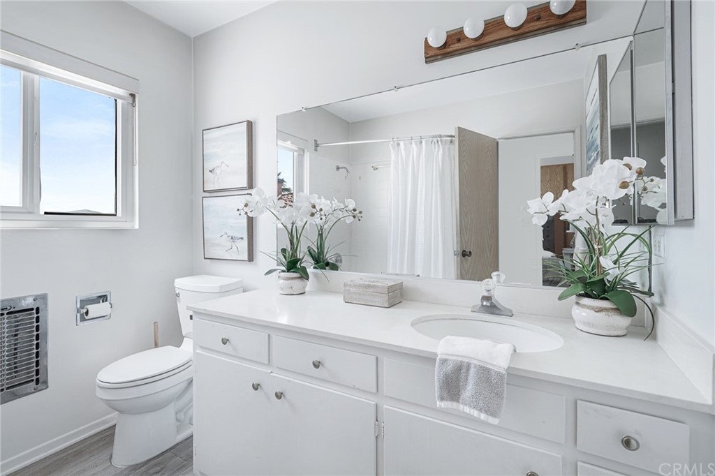 228 Redlands Street Playa del Rey, CA 90293 - Photo 14 of 22 Full bath