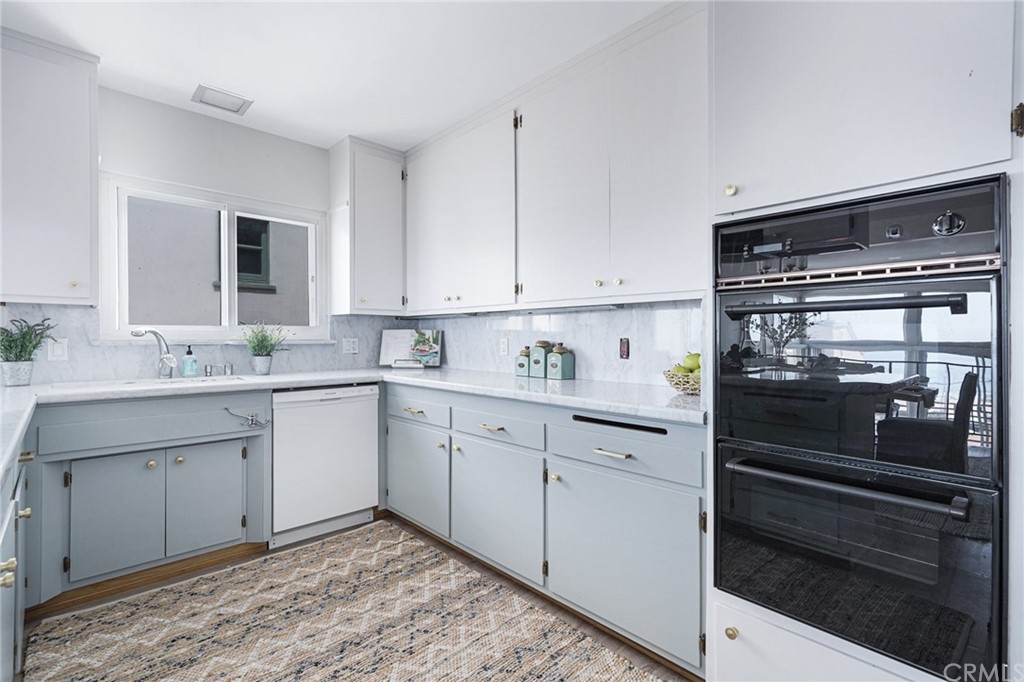 228 Redlands Street Playa del Rey, CA 90293 - Photo 9 of 22