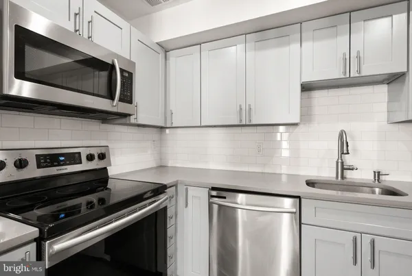 $2,500 | 1733 20th Street Northwest, Unit 301, Washington, DC 20009