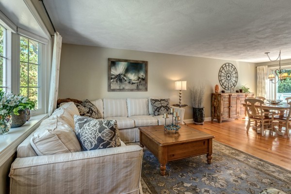 17 Stewart Road North Reading, MA 01864 - Photo 9 of 30 Gallery Image 9