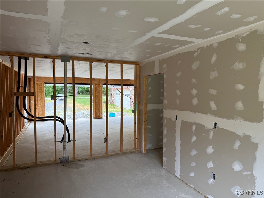 8900 Strath Road Henrico, VA 23231 - Photo 11 of 49 View of empty room