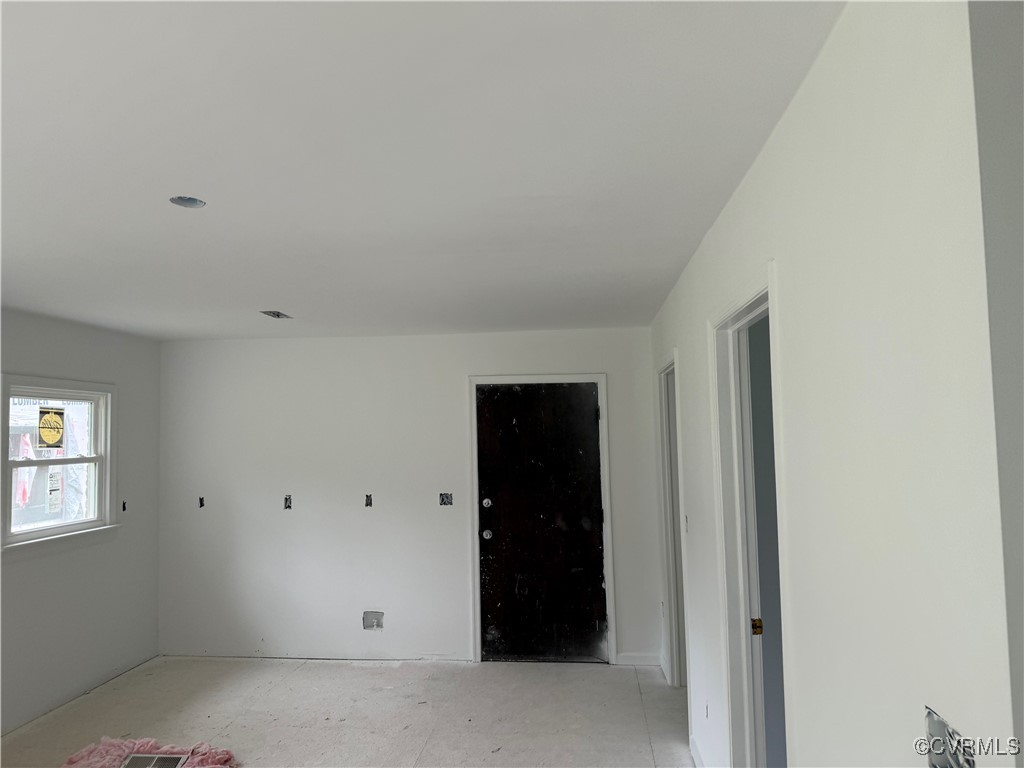 8900 Strath Road Henrico, VA 23231 - Photo 29 of 49 View of empty room