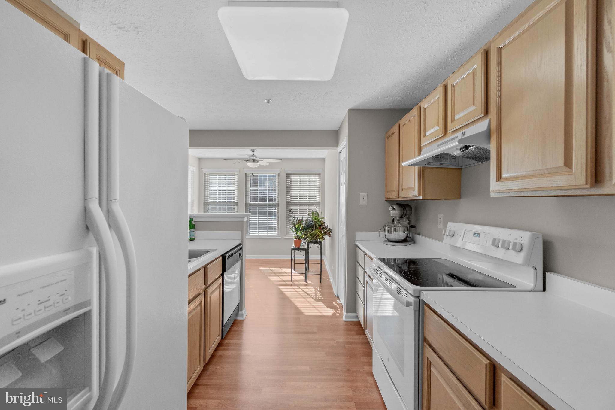 7906 Valley Manor Road, Unit 101 Owings Mills, MD 21117 - Photo 11 of 22 Kitchen