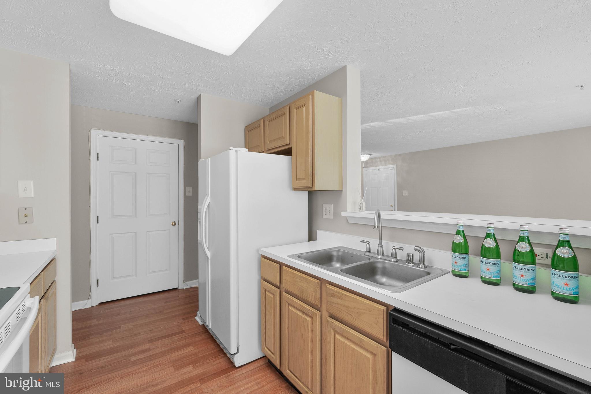 7906 Valley Manor Road, Unit 101 Owings Mills, MD 21117 - Photo 14 of 22 Kitchen