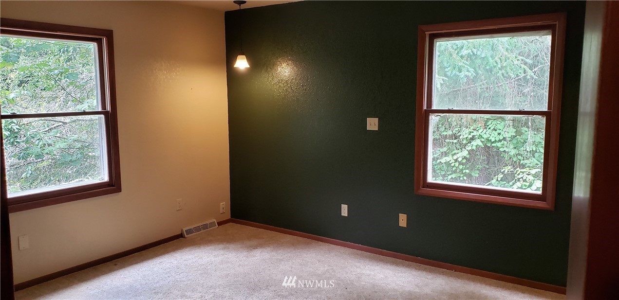3135 East Grapeview Loop Road Grapeview, WA 98546 - Photo 3 of 7 Gallery Image 3