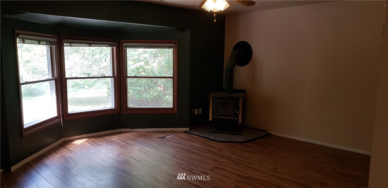3135 East Grapeview Loop Road Grapeview, WA 98546 - Photo 5 of 7 Gallery Image 5