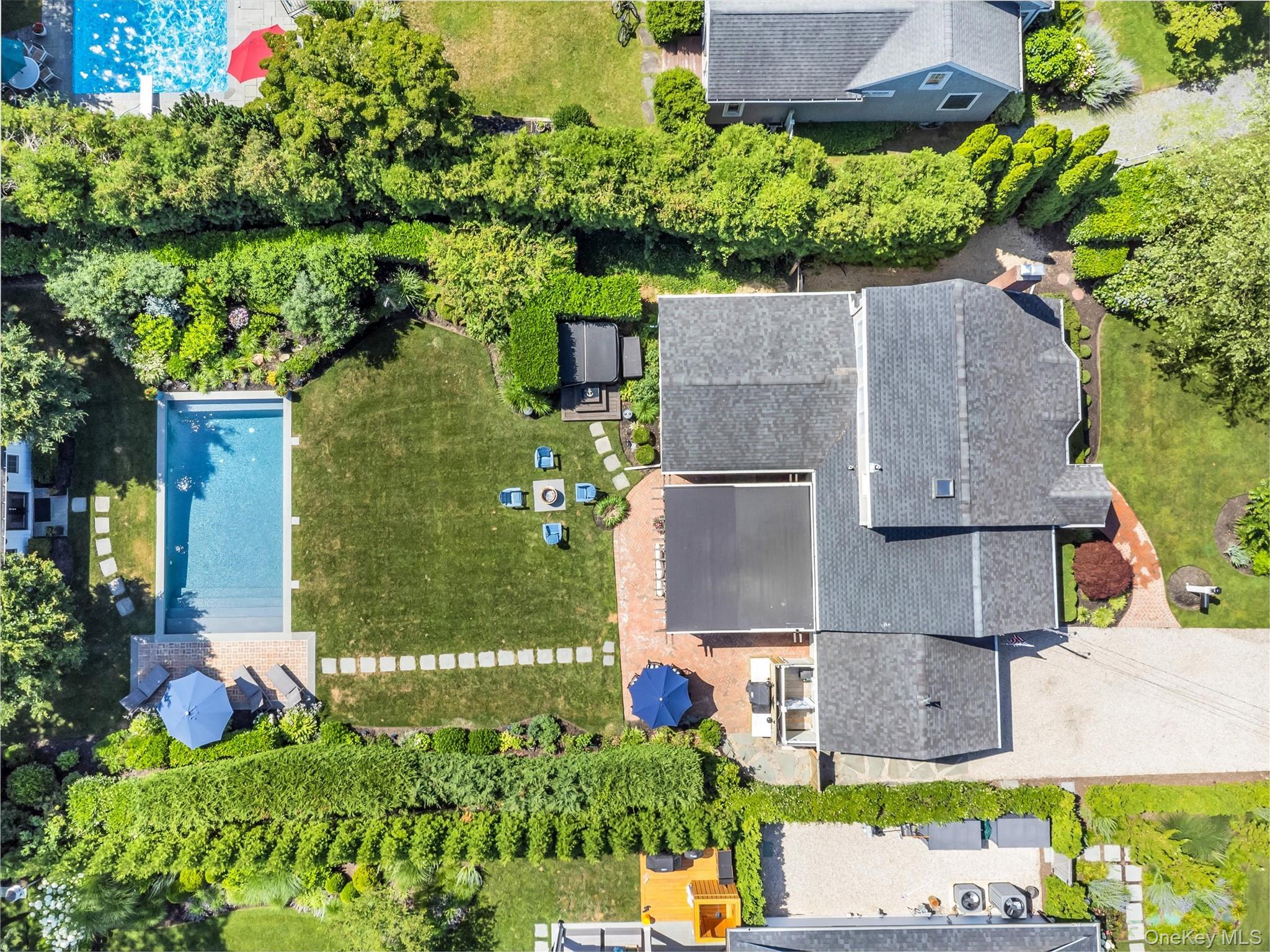 7 Country Club Road Bellport, NY 11713 - Photo 43 of 45