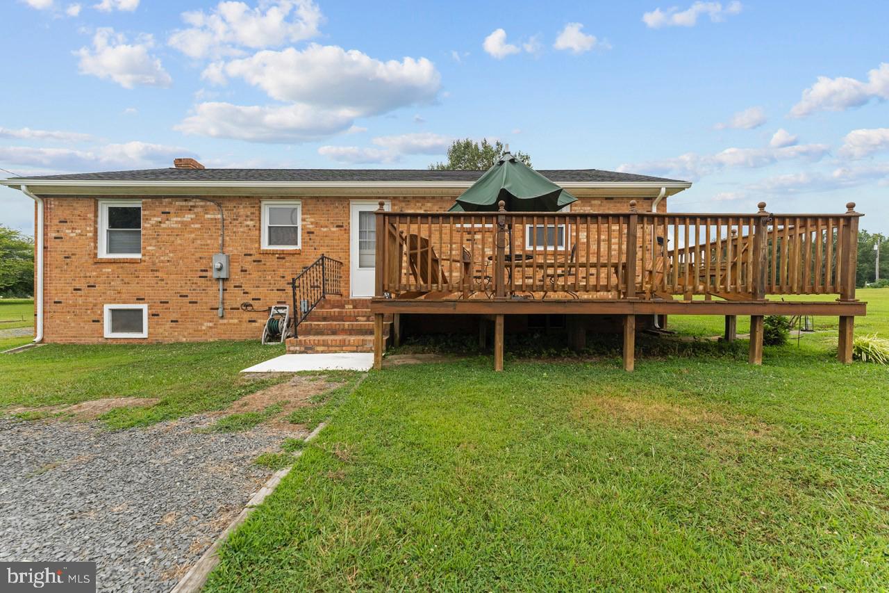 1118 Eppings Tract Road Montross, VA 22520 - Photo 4 of 28 Rear of Home w/big deck for dining & grill.