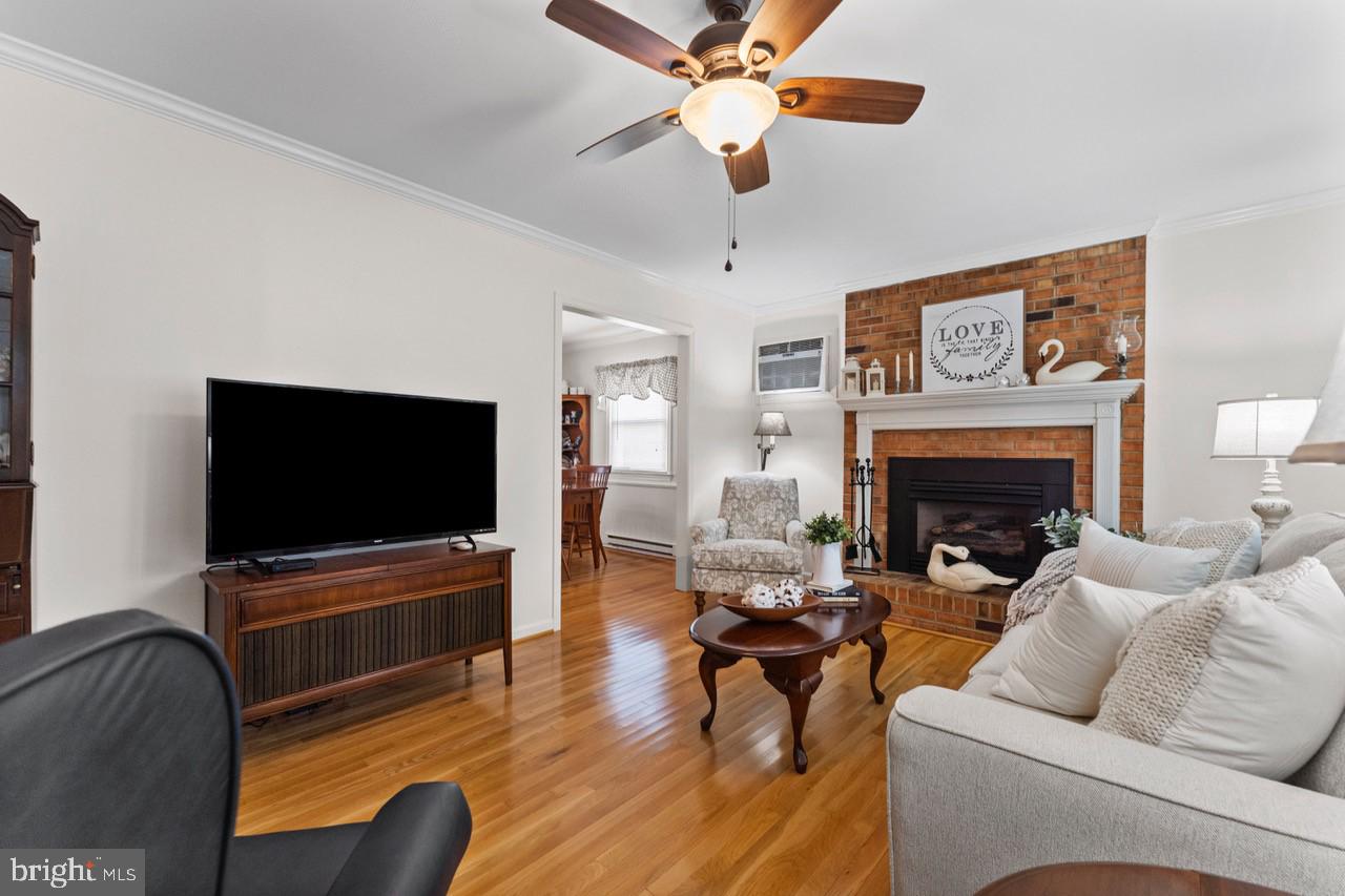 1118 Eppings Tract Road Montross, VA 22520 - Photo 6 of 28 Addt'l photo of Formal Living Room.