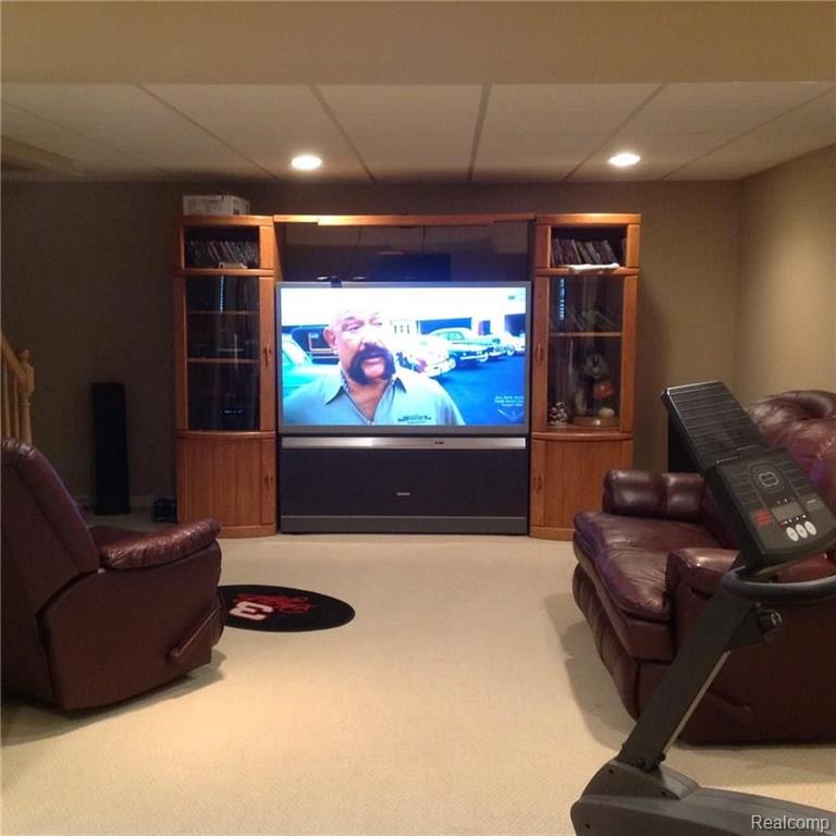 922 Ridgeview Circle Lake Orion, MI 48362 - Photo 28 of 29