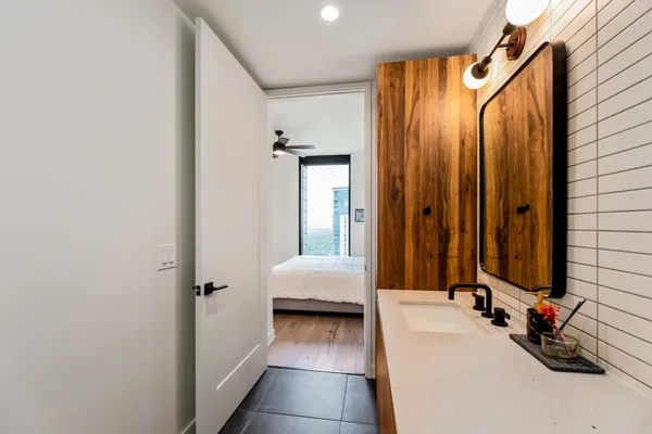 $3,100 | 84 North East Avenue, Unit 3708, Austin, TX 78701