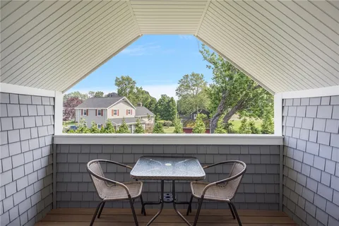 $1,395,000 | 3 Oak Street, Middletown, RI 02842