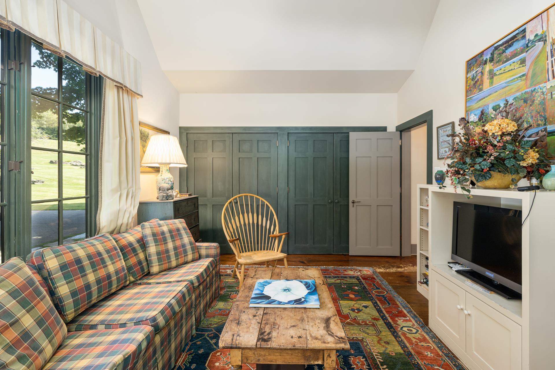 1046 Beaver Meadow Road Norwich, VT 05055 - Photo 4 of 40
