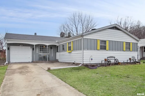 $164,900 | 1800 East St Jude Court, Peoria Heights, IL 61616