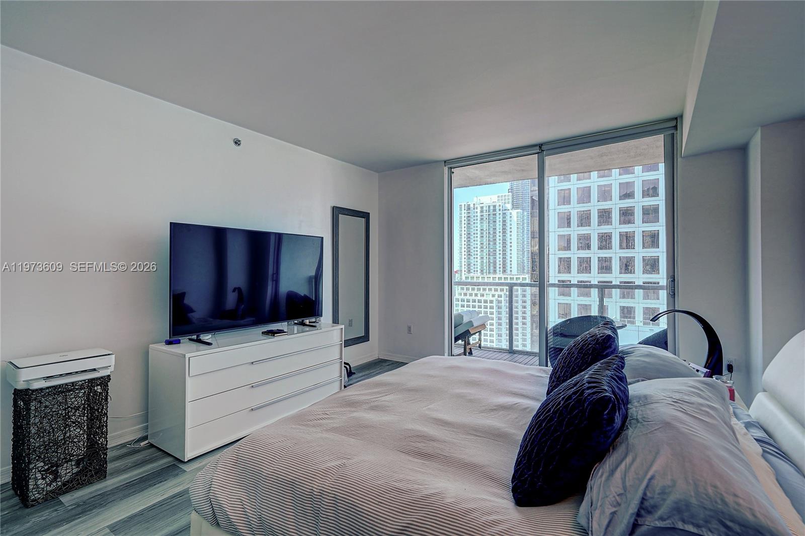 500 Brickell Avenue, Unit 4004 Miami, FL 33131 - Photo 12 of 15