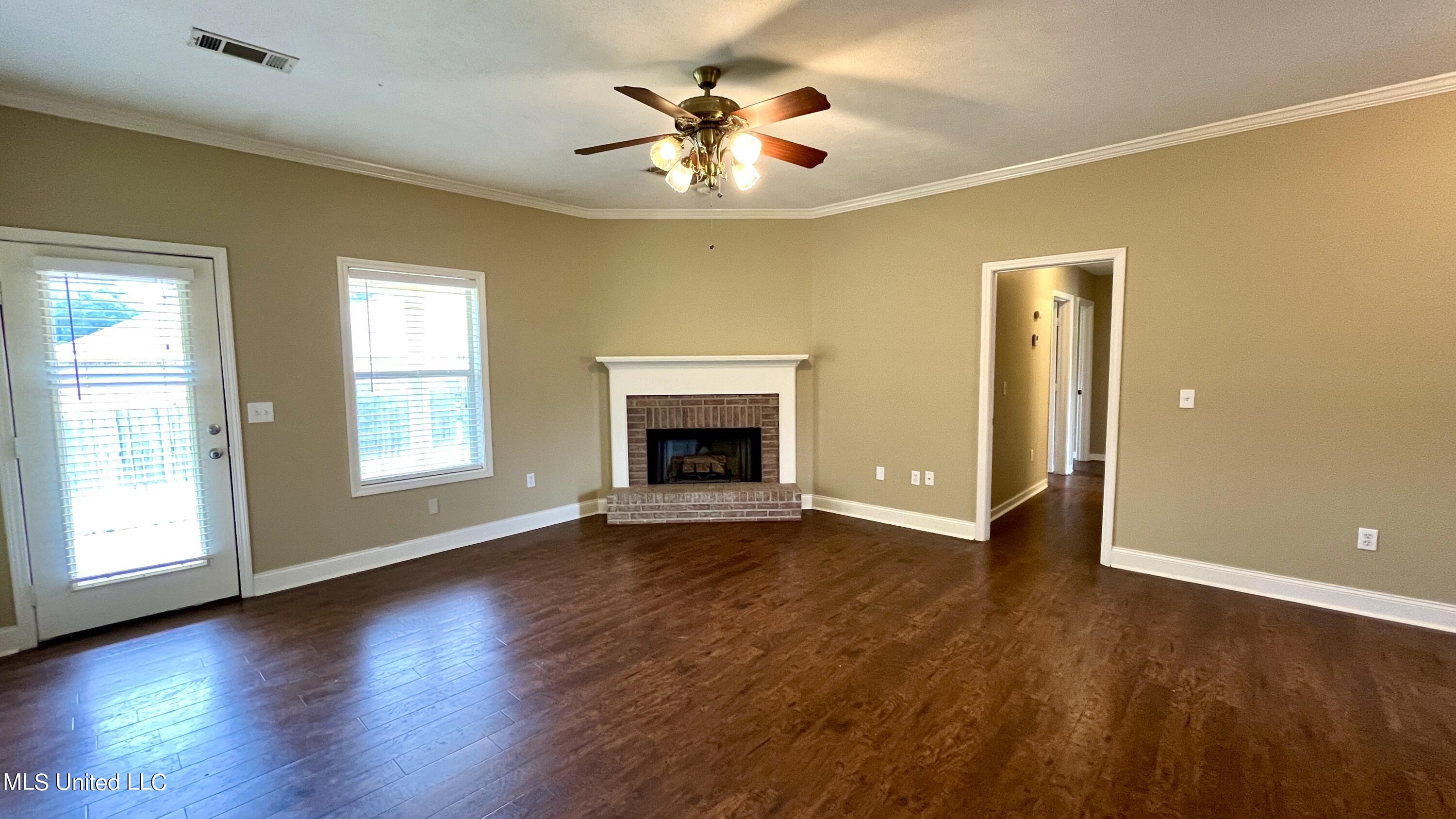 205 Edge Water Branch Drive Brandon, MS 39042 - Photo 5 of 34 IMG_3350