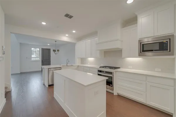 $2,550 | 659 Trail Side Drive, Lewisville, TX 75067