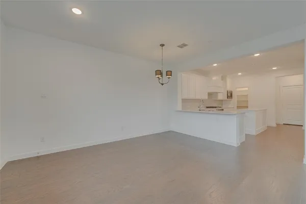 $2,550 | 659 Trail Side Drive, Lewisville, TX 75067