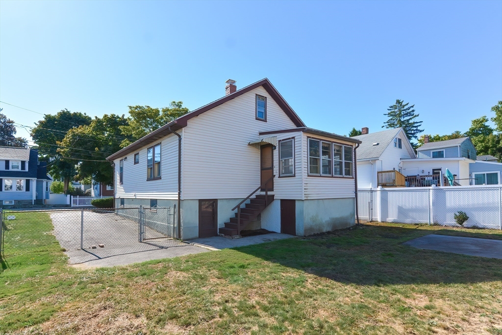36 Wesmur Road Malden, MA 02148 - Photo 3 of 34 Gallery Image 3