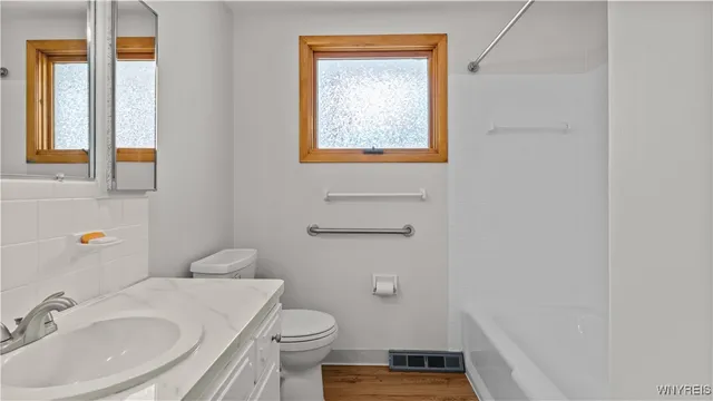 $249,500 | 59 Cresthaven Drive, West Seneca, NY 14224