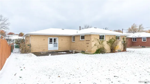 $249,500 | 59 Cresthaven Drive, West Seneca, NY 14224