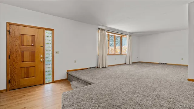 $249,500 | 59 Cresthaven Drive, West Seneca, NY 14224