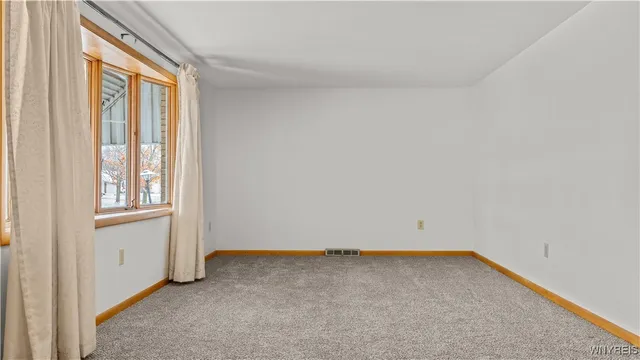 $249,500 | 59 Cresthaven Drive, West Seneca, NY 14224