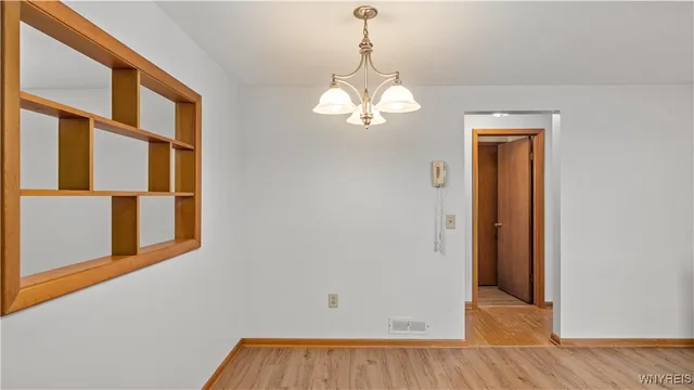 $249,500 | 59 Cresthaven Drive, West Seneca, NY 14224