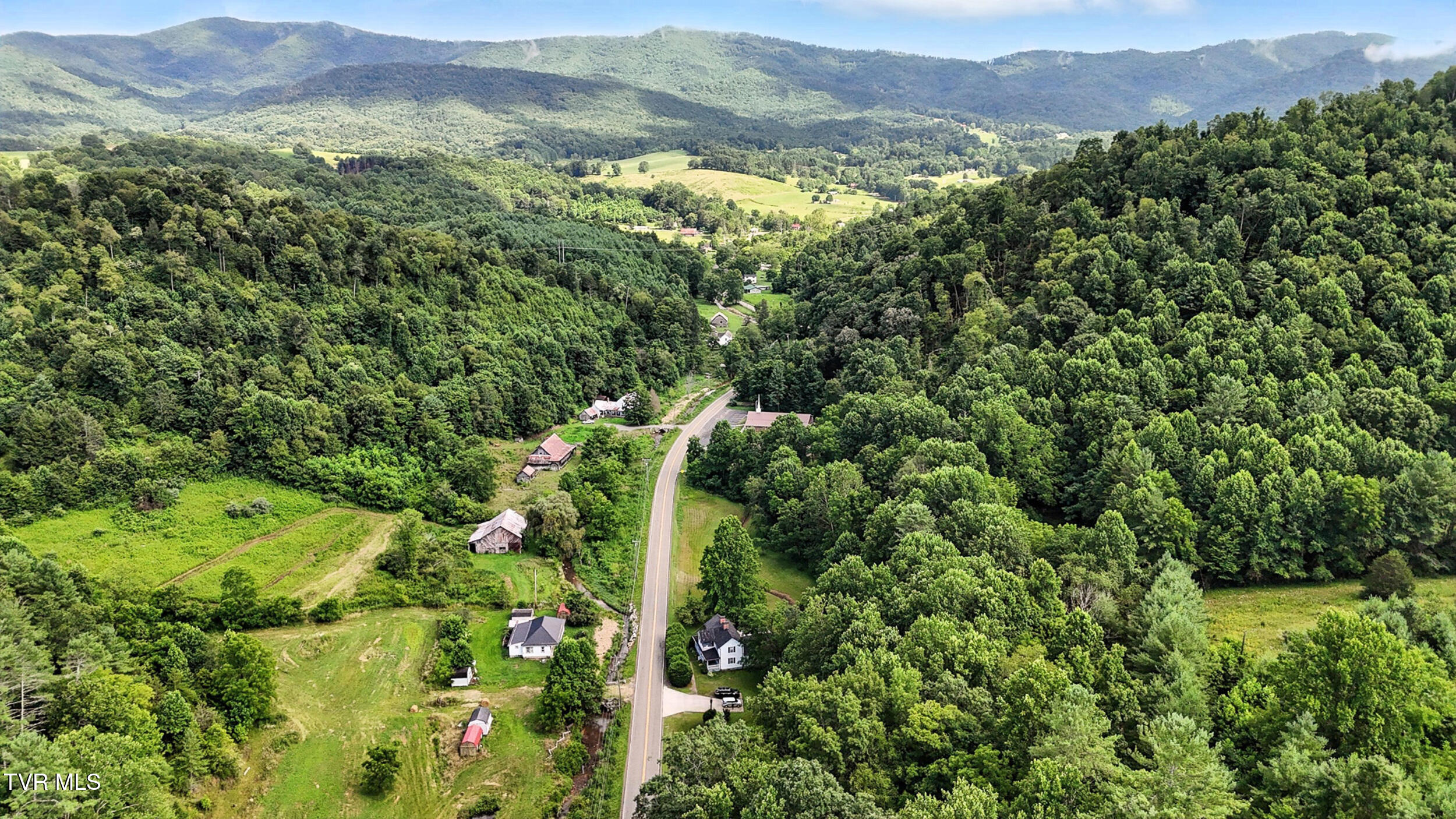 810 Big Dry Run Road Mountain City, TN 37683 - Photo 37 of 41 45_003_dji_20250716165402_0094_d
