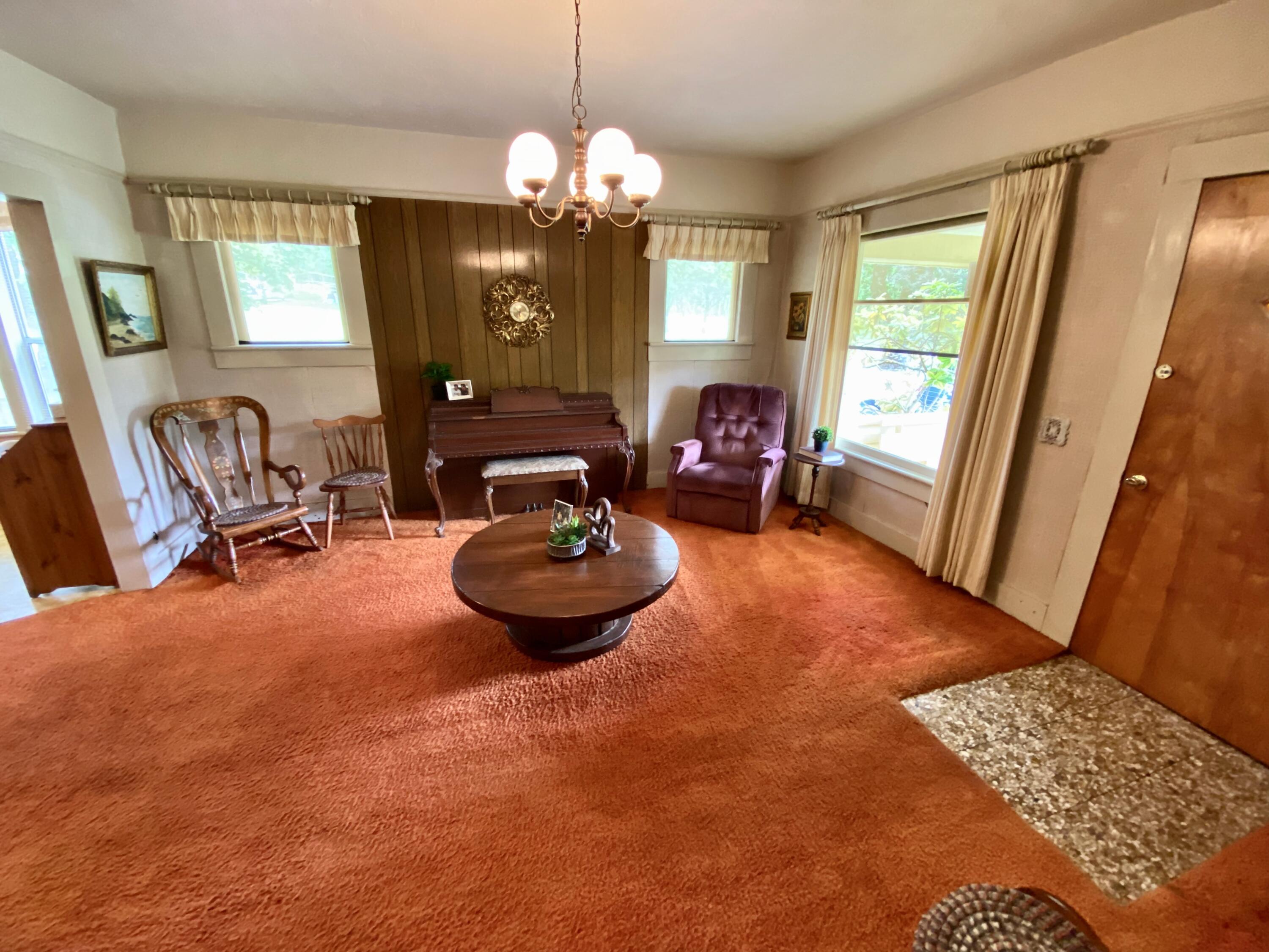 6800 Hugo Road Grants Pass, OR 97526 - Photo 6 of 24 IMG_9710 (1)
