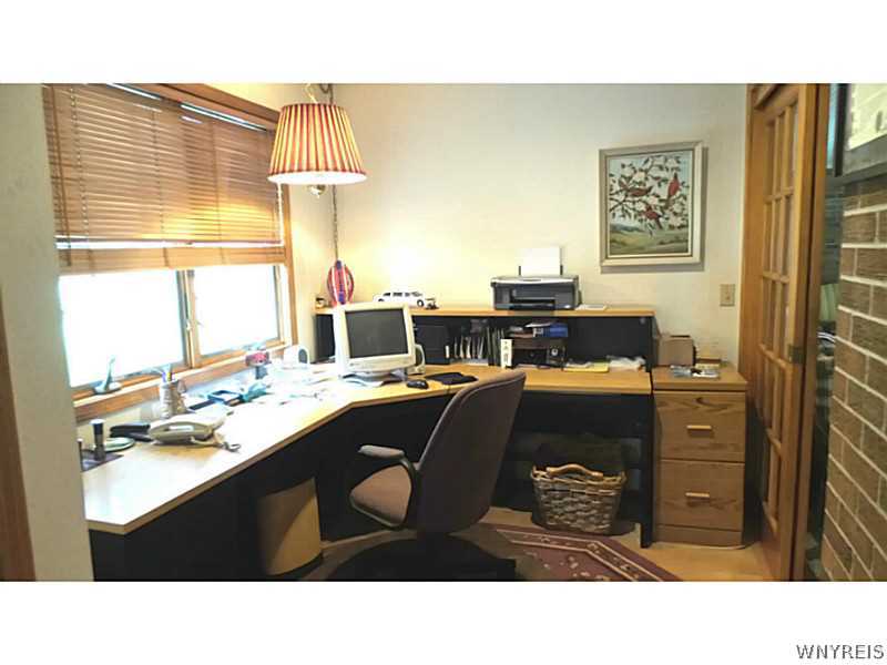 4109 Beach Ridge Road Pendleton, NY 14120 - Photo 12 of 25 Office. The 13x12 office area overlooks the yard a