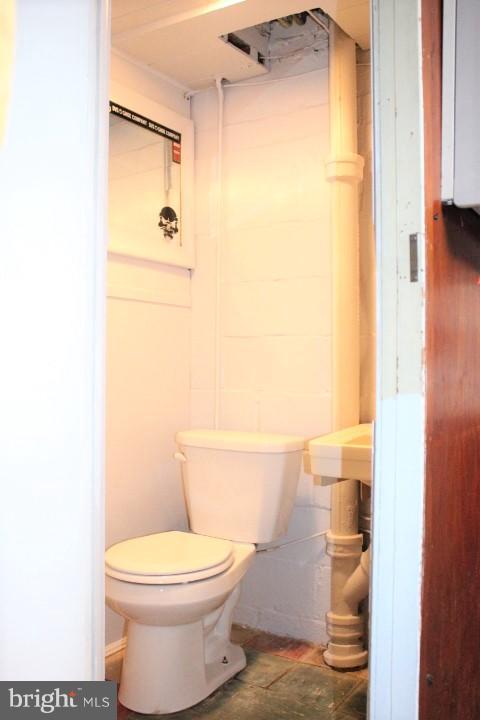 7845 Wynbrook Road Baltimore, MD 21224 - Photo 28 of 29 Basement/powder room