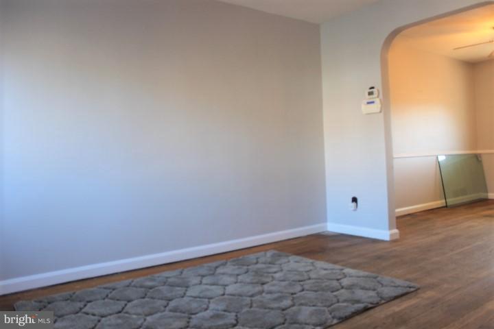 7845 Wynbrook Road Baltimore, MD 21224 - Photo 7 of 29 Spacious living room