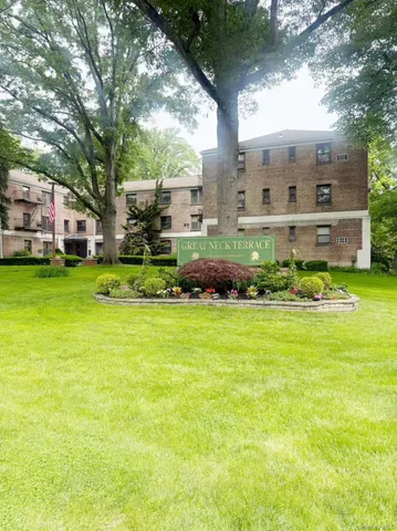 $450,000 | 46 Terrace Circle, Unit 2C, Great Neck, NY 11021