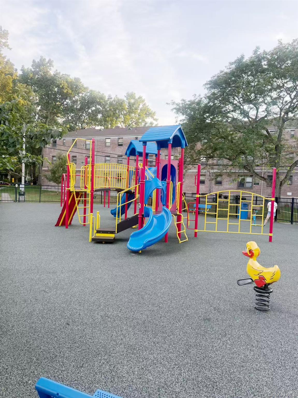 46 Terrace Circle, Unit 2C Great Neck, NY 11021 - Photo 12 of 14 View of community playground