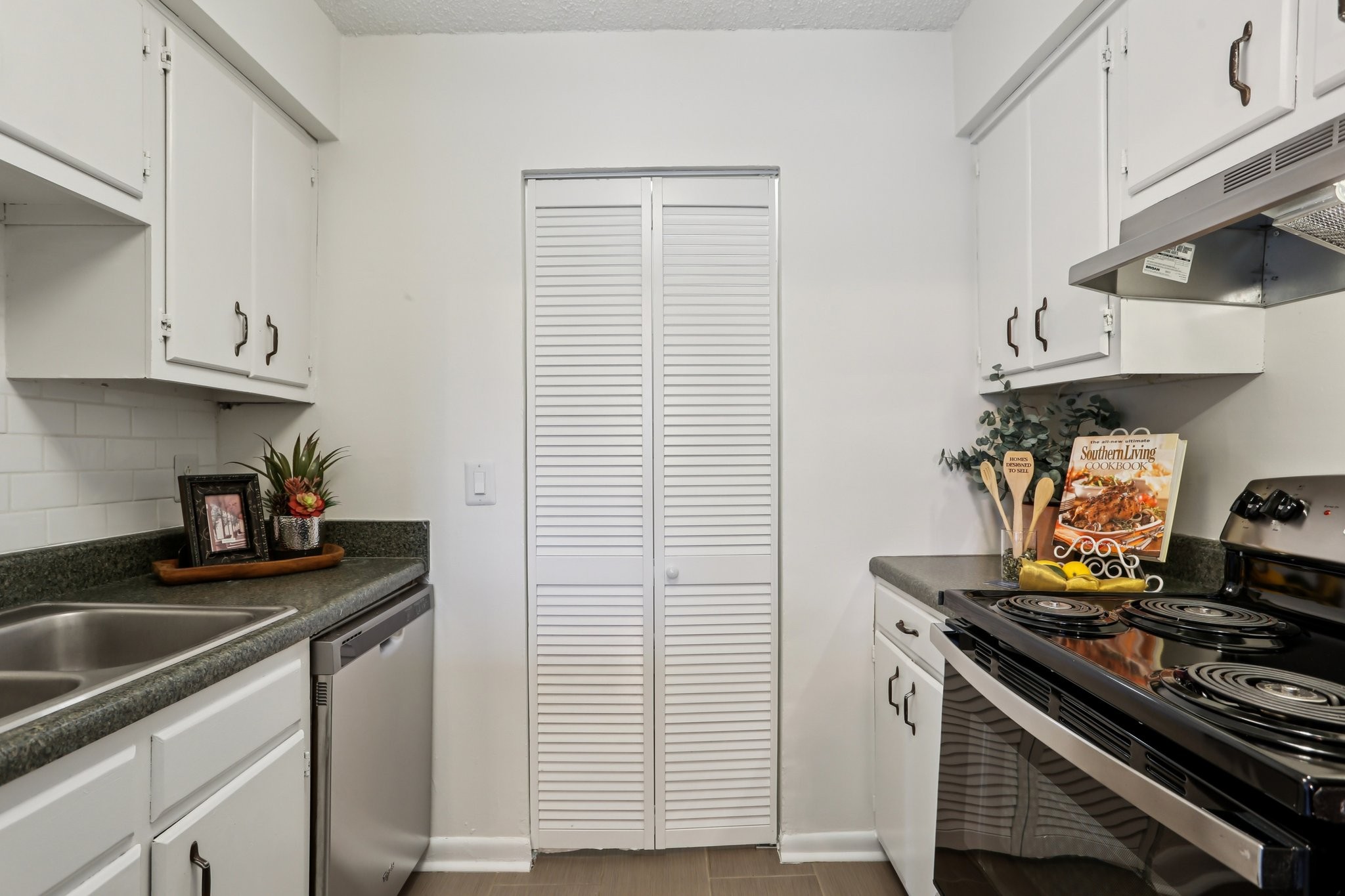 401 Summit Ridge Place, Unit 401 Nashville, TN 37215 - Photo 16 of 31