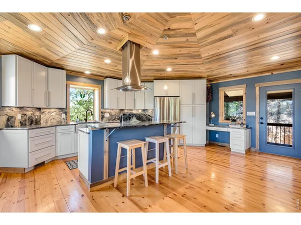 $725,000 | 80 Lookout Drive, Lyons, CO 80540