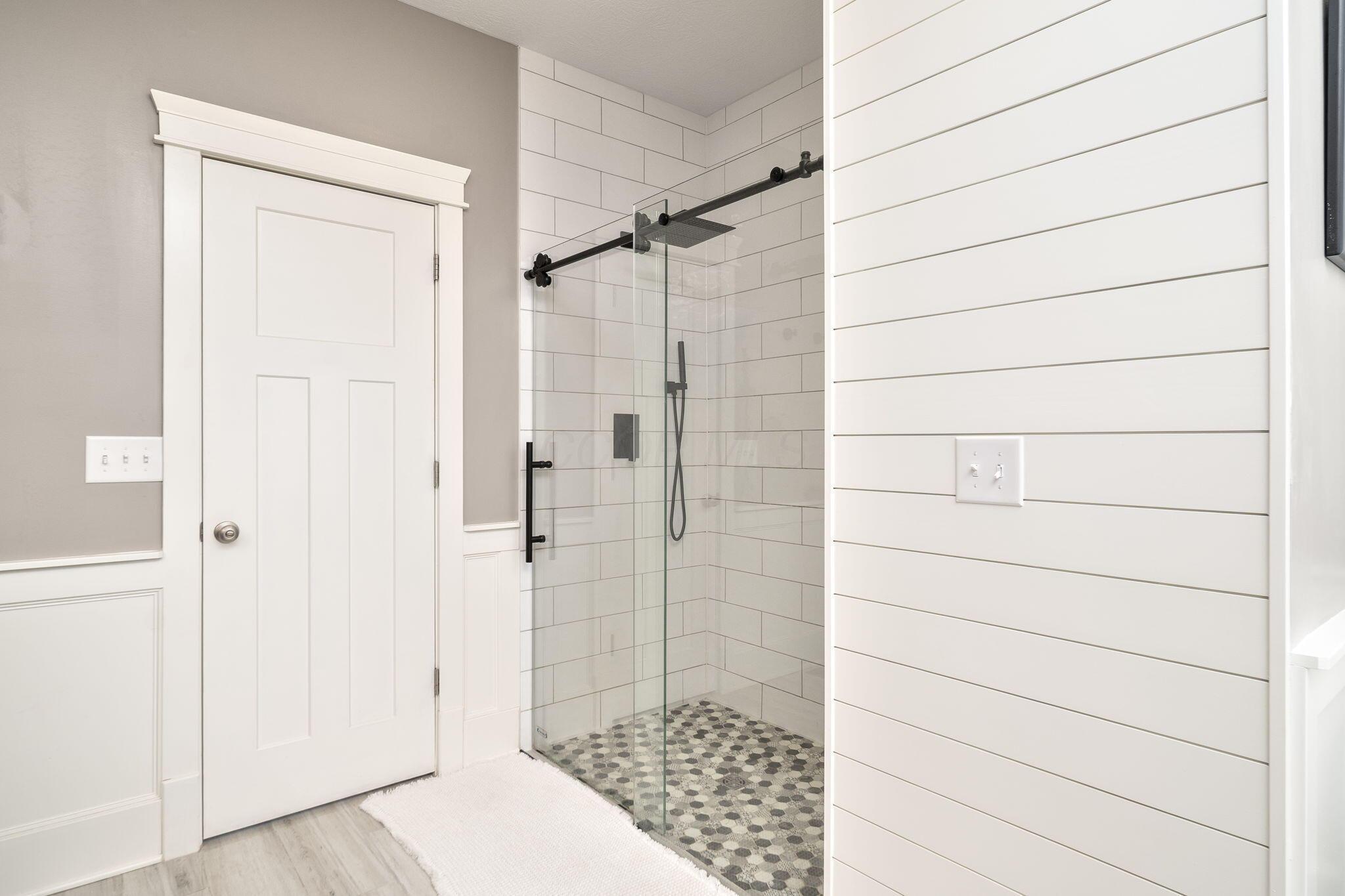 3364 Tschopp Road Northeast Lancaster, OH 43130 - Photo 42 of 80 Primary Suite - Full Bathroom