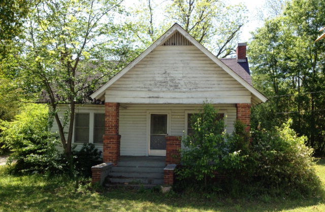 5213 Bloomfield Road Macon, GA 31206 - Photo 1 of 1 Primary Photo