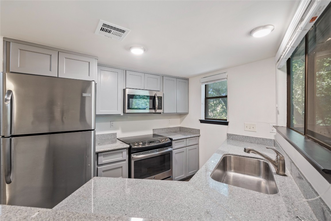 2500 Burleson Road, Unit 606 Austin, TX 78741 - Photo 1 of 1