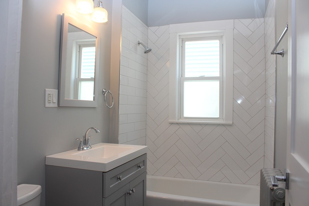 35 Mt Ida Road, Unit 2 Boston, MA 02122 - Photo 8 of 28 Gallery Image 8