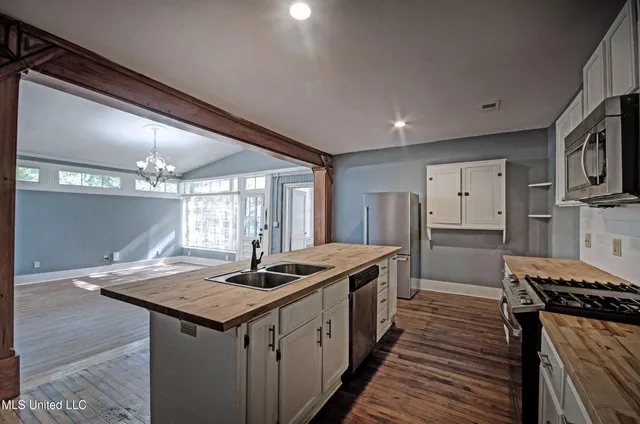 $275,000 | 901 Fairview Street, Jackson, MS 39202