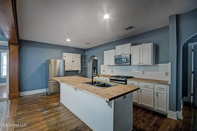 $275,000 | 901 Fairview Street, Jackson, MS 39202