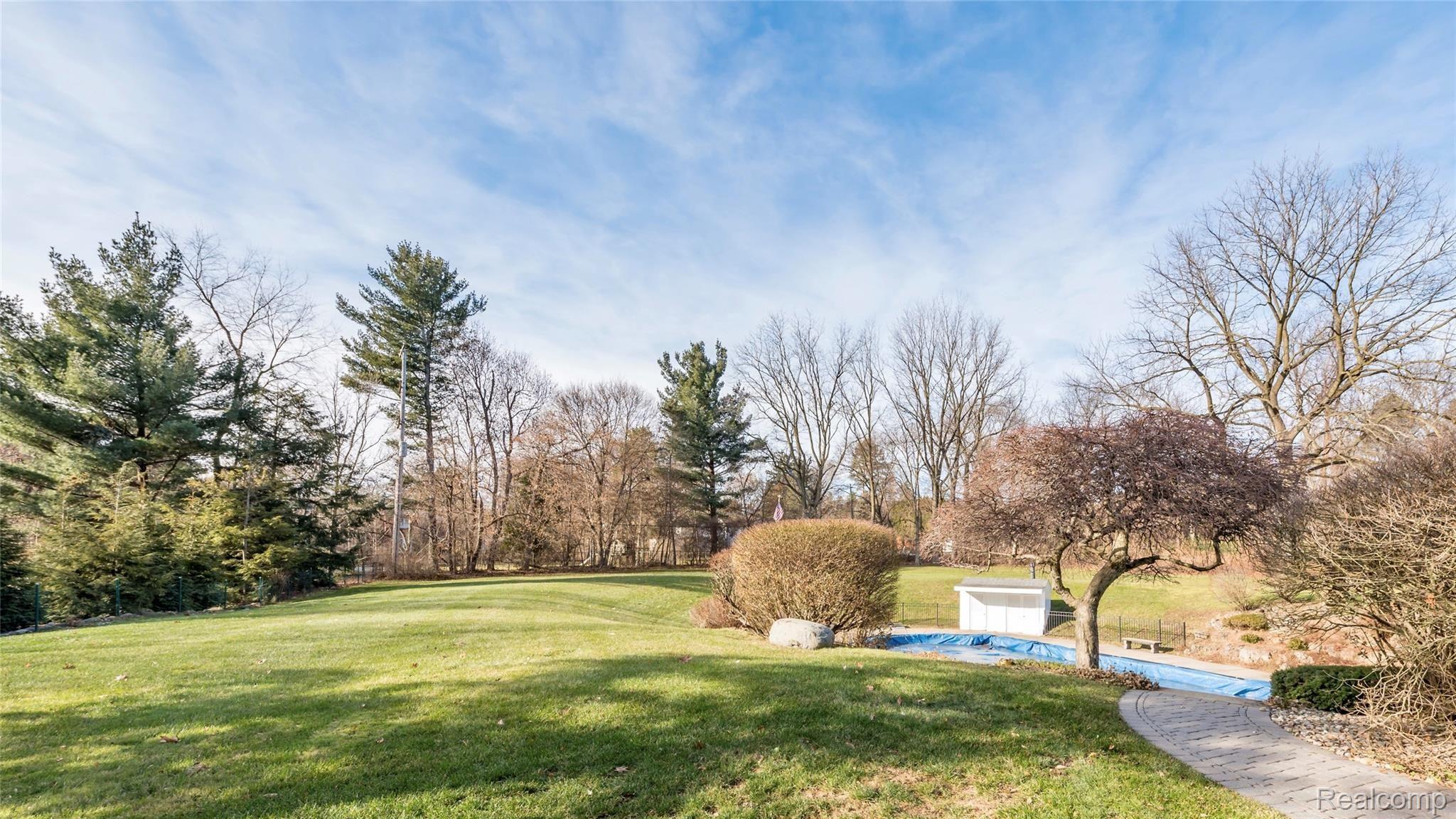 246 Barden Road Bloomfield Hills, MI 48304 - Photo 25 of 25 Beautiful Private Lot