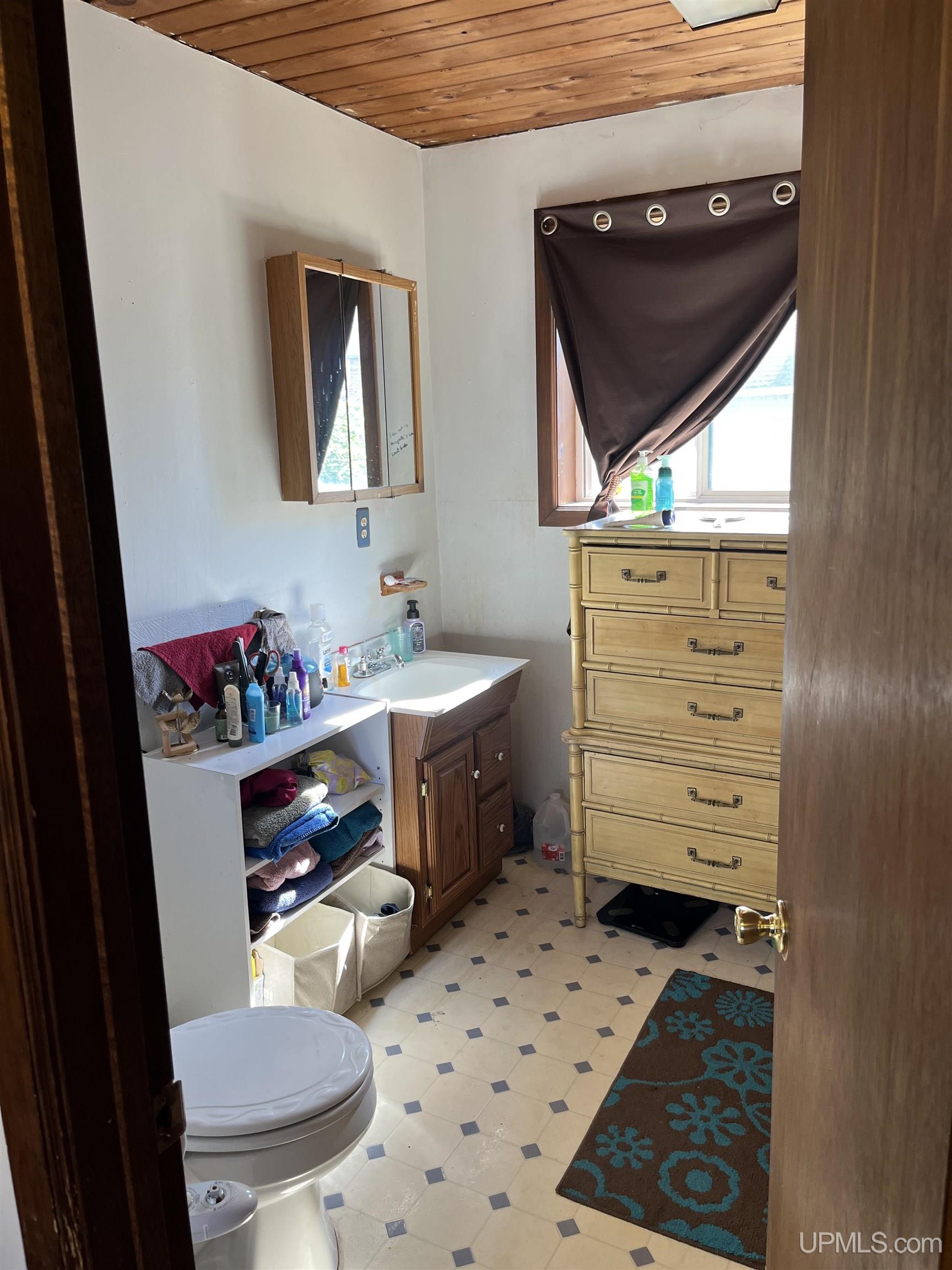 415 East High Street Ishpeming, MI 49849 - Photo 19 of 30
